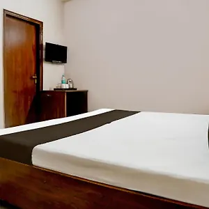 Golden Deluxe *** Delhi (National Capital Territory of India)